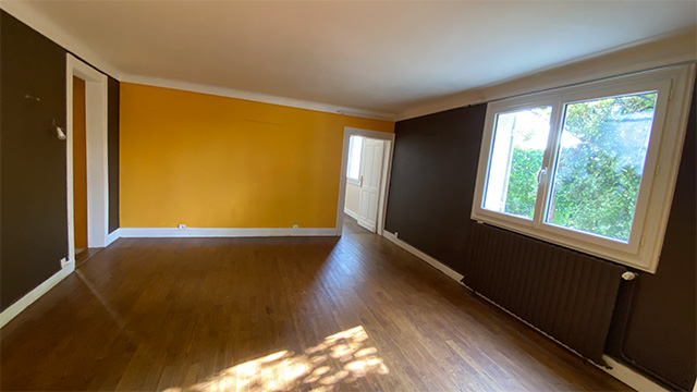 Image de l'une des chambre avant travaux. Rénovation complète d'une longère en Dordogne